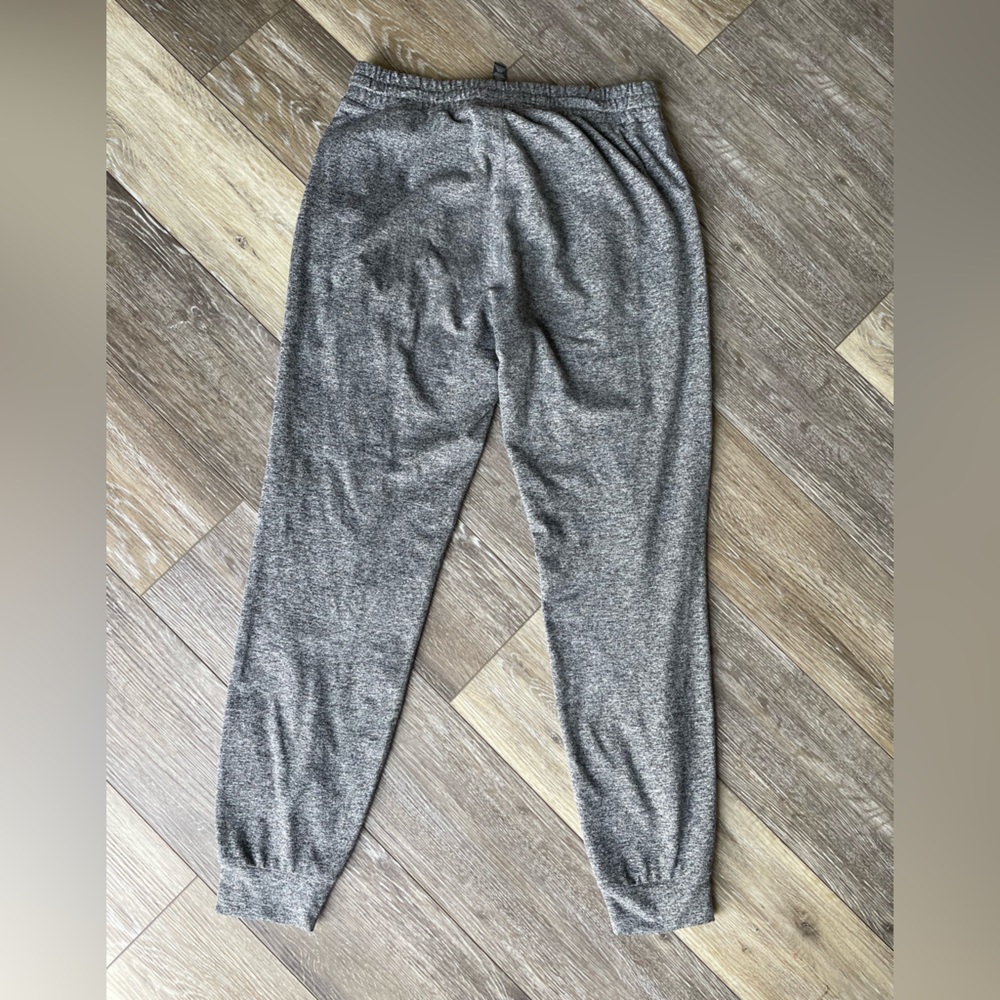 Vuori womens joggers size small